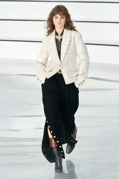Look 5